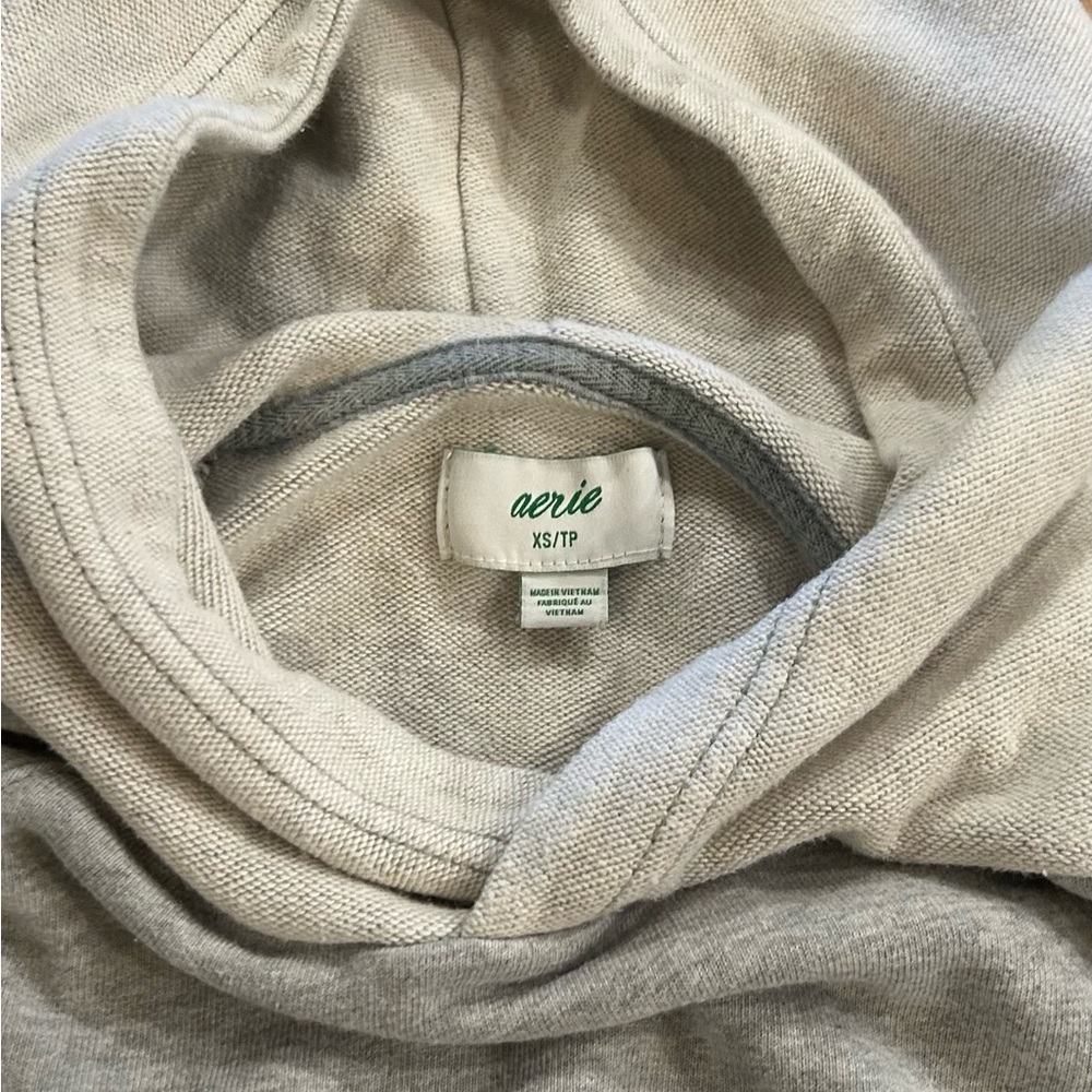 Aerie Cropped Gray Colorblock Sweatshirt Size XS - Picture 4 of 4